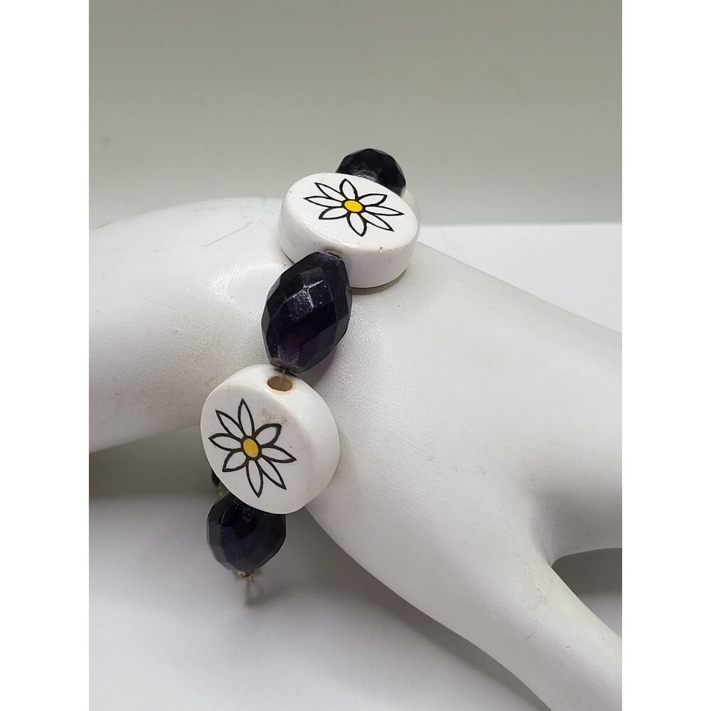 Retro Floral Daisy and Purple Bead Bracelet with Screw Barrel Clasp 7.75"